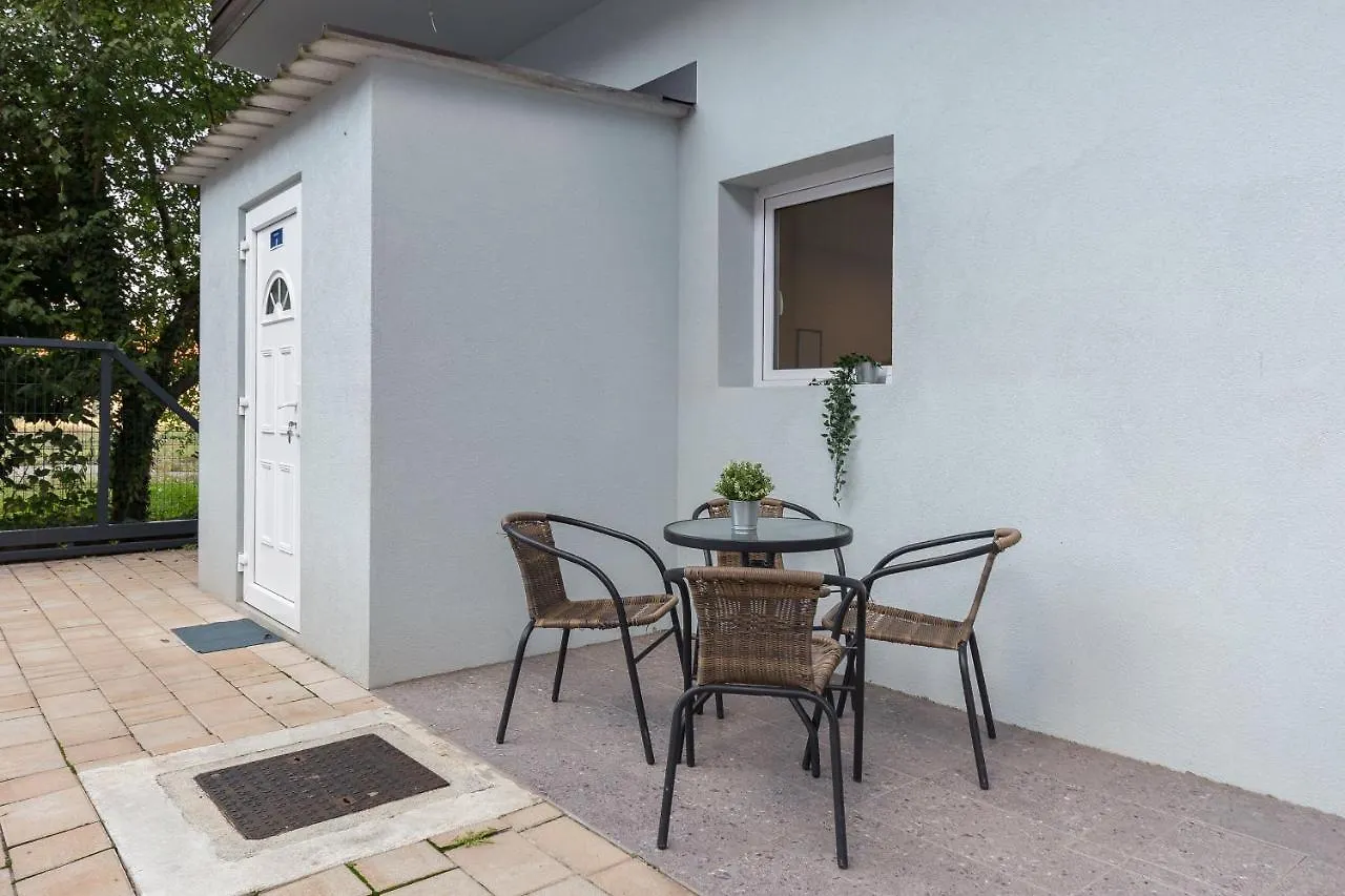 Apartments Berni Λιουμπλιάνα 0*,  Σλοβενία