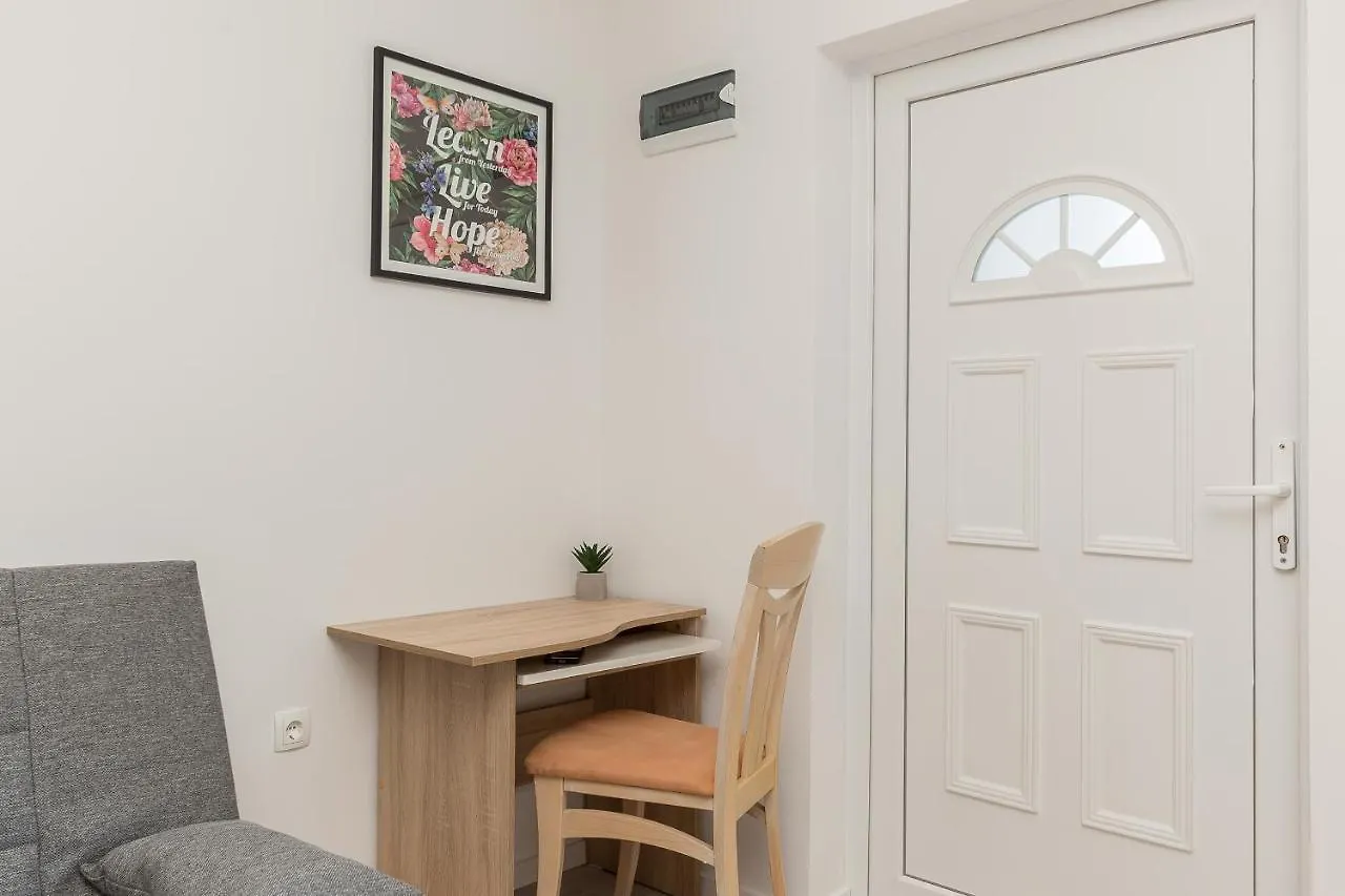 Apartments Berni Λιουμπλιάνα 0*,